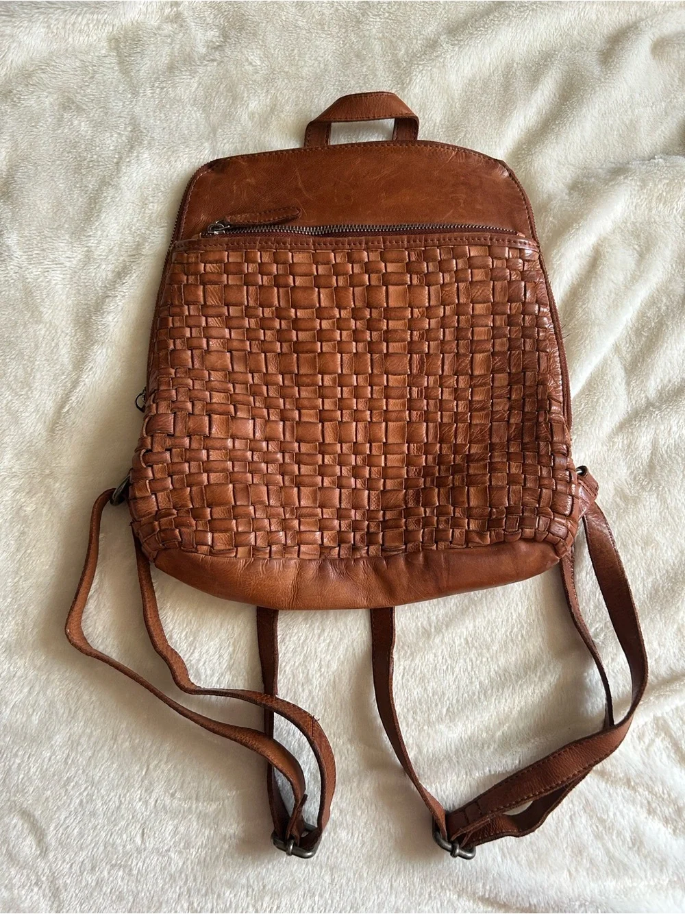 Vilenca Holland brown woven genuine leather backpack